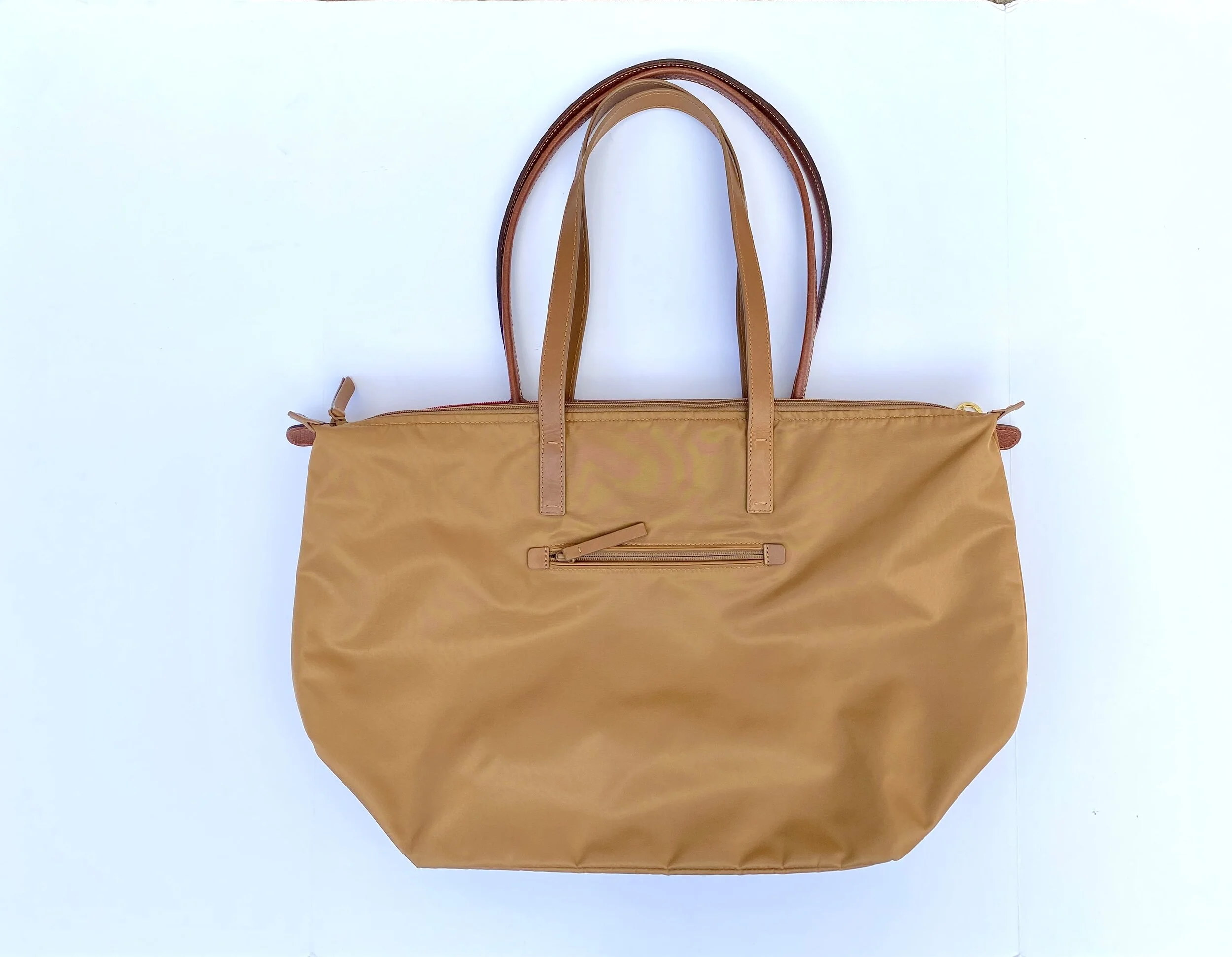 Everlane Review ReNew Traveler Tote c o and comparison to the Longchamp Le Pliage Fairly Curated